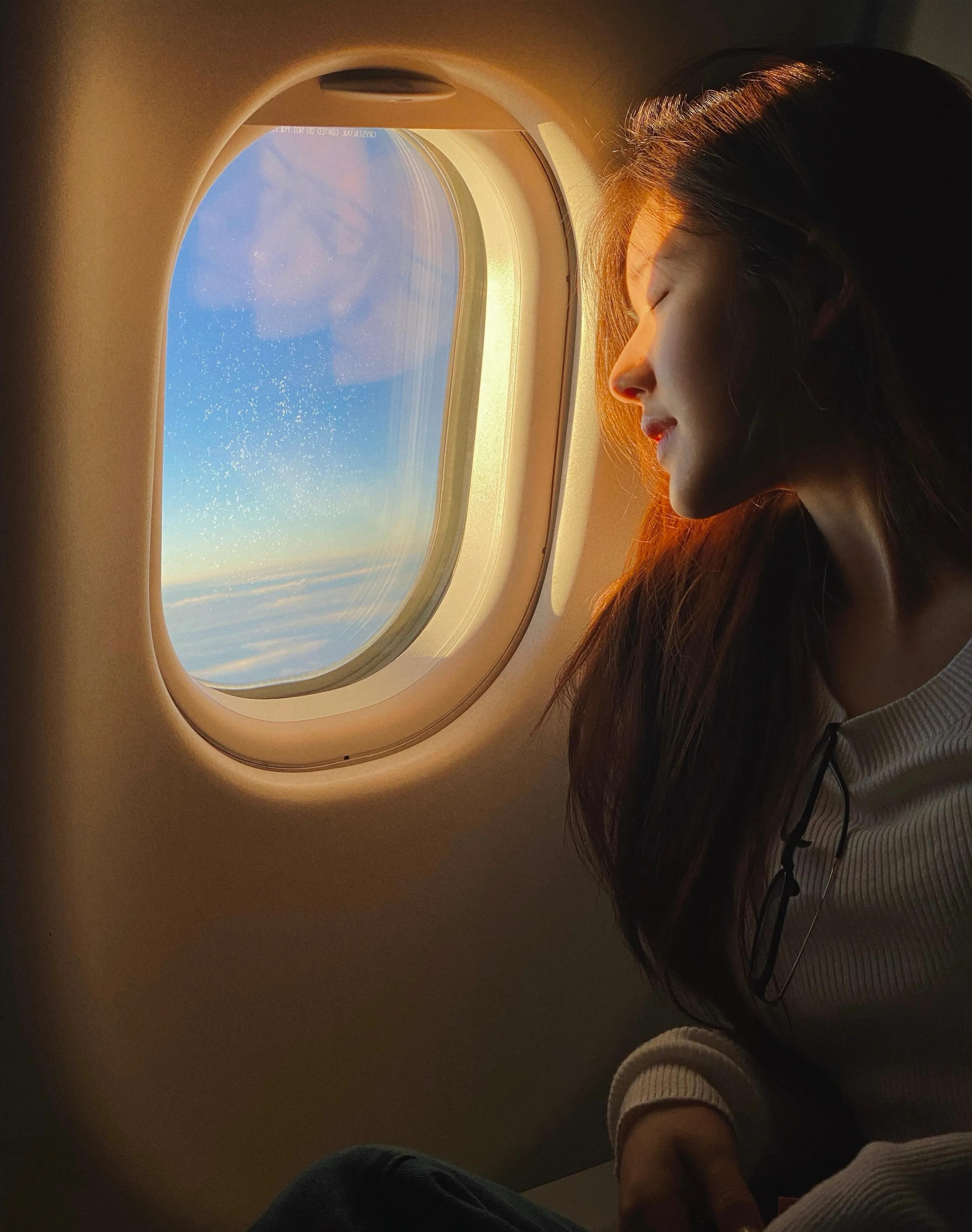 从网红成长为明星，赵露思甜美写真欣赏