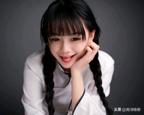 《爱格》里藏了这么多明星的早期照片？迪丽热巴、高伟光、白敬亭