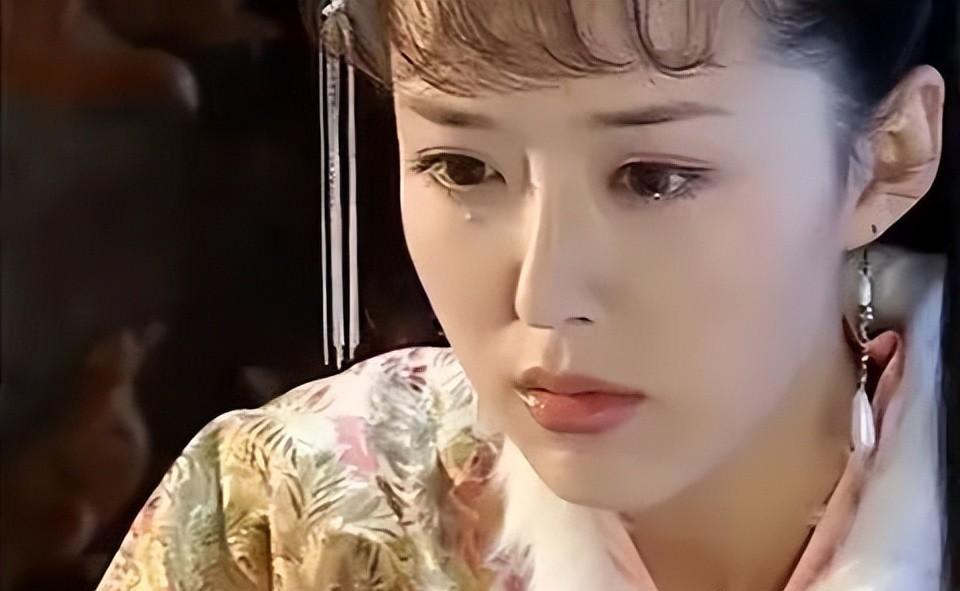 中国影视经典10大"中式美人"对比,朱琳一眼传情,陈红一貌倾城