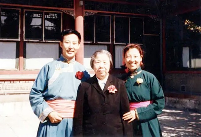 周总理对侄女说：能不能找个蒙古小伙啊？结果周秉建扎根蒙古26年