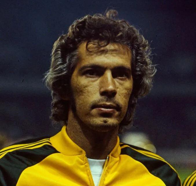 86年世界杯巴西队对西班牙（1986世界杯赛上的桑巴军团-巴西队）