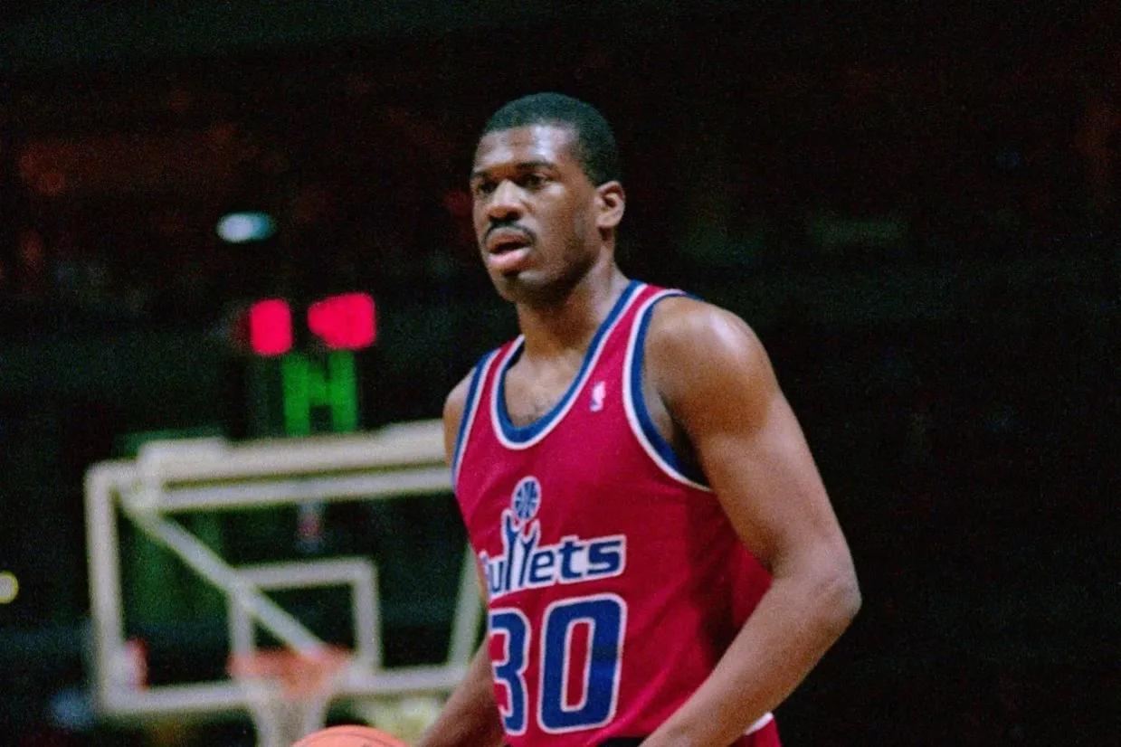 nba历史最佳小前锋（美媒评NBA每支球队队史最伟大的小前锋，谁被高估或者低估了）