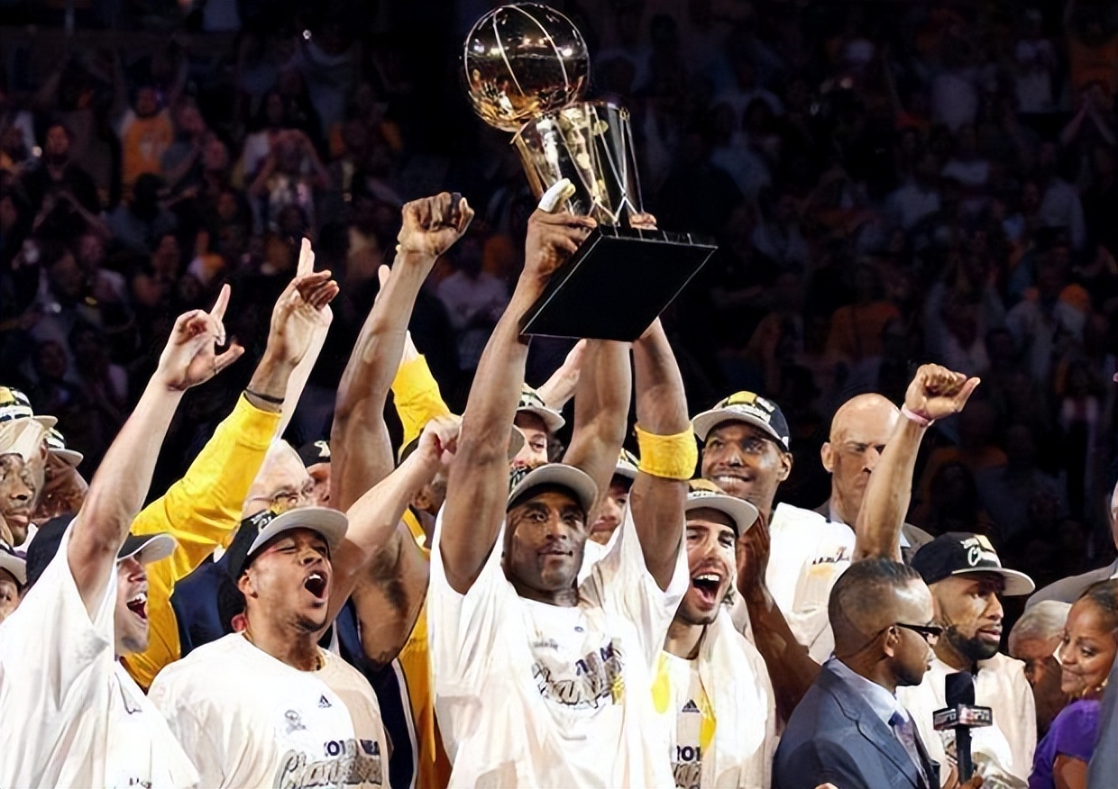 nba为什么这么（为何NBA没以前精彩了？别怪库里和詹姆斯了 哈登也很无奈）-趣拿体育