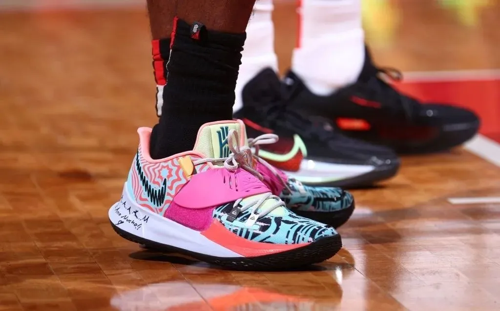 科比第四代篮球鞋图片(NBA球员上脚：莫兰特两双KD4，国产球鞋的颜值很高)