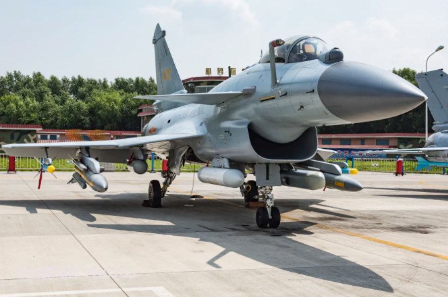 �Ա�����F15����10����ǿ���ģ���ý��F15�Ѿ����Ǽ�10ս���Ķ���