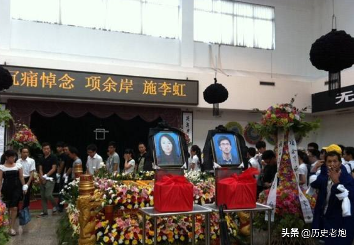 故事：10年前，温州动车事故中幸存下来的小伊伊，如今怎么样了