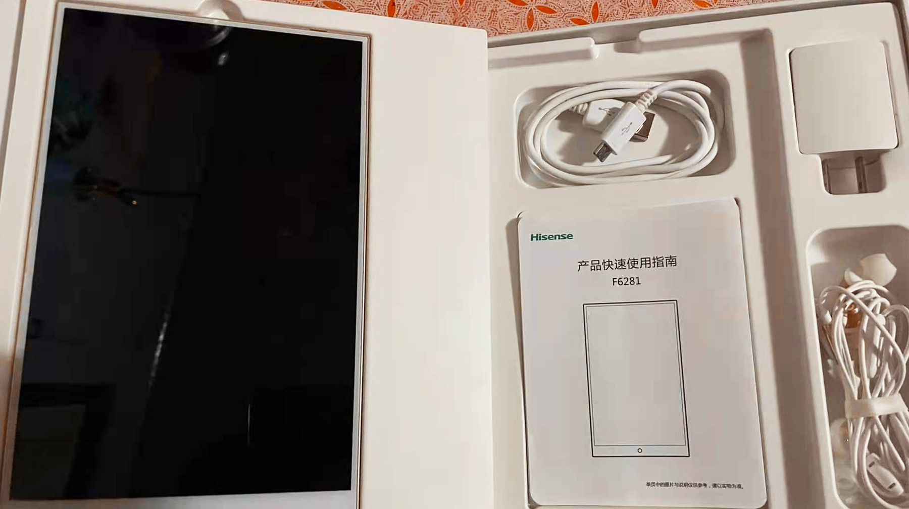 无摄像头的平板电脑，体验海信魔镜f6281，只剩三边等宽的2k屏幕