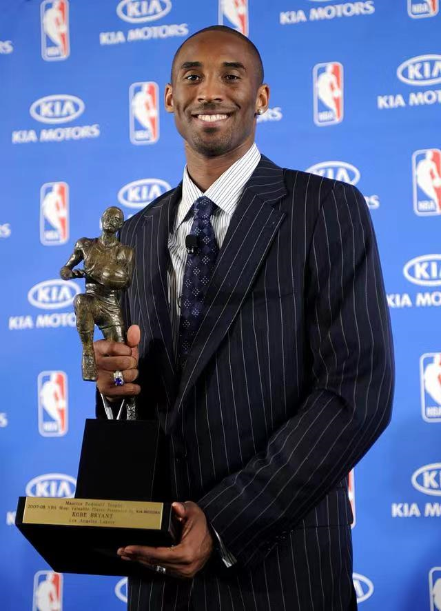 科比生涯中一共投了多少颗球星(科比所有荣誉)