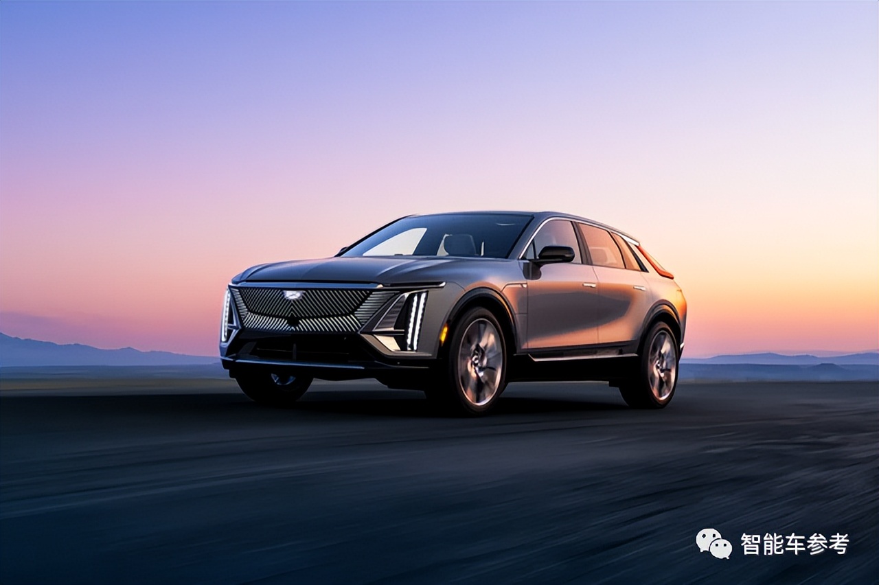 凯迪拉克首款电动车44万起开售：去洗浴不用自己扶方向盘了