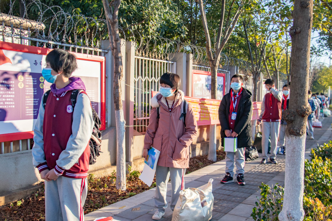 云南長水外國語中學(xué)各年級分批次返校復(fù)學(xué)(圖1)