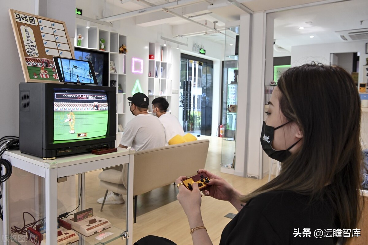 最先进的生产力：由特斯拉机器人回溯智能交互硬件50年发展史