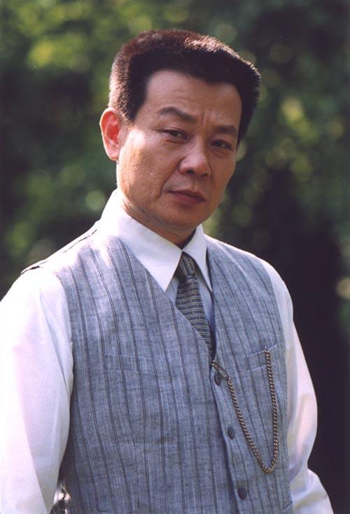 坐拥双妻的寇世勋:两个妻子和谐背后,全靠我楼上楼下来回跑-蘑菇号