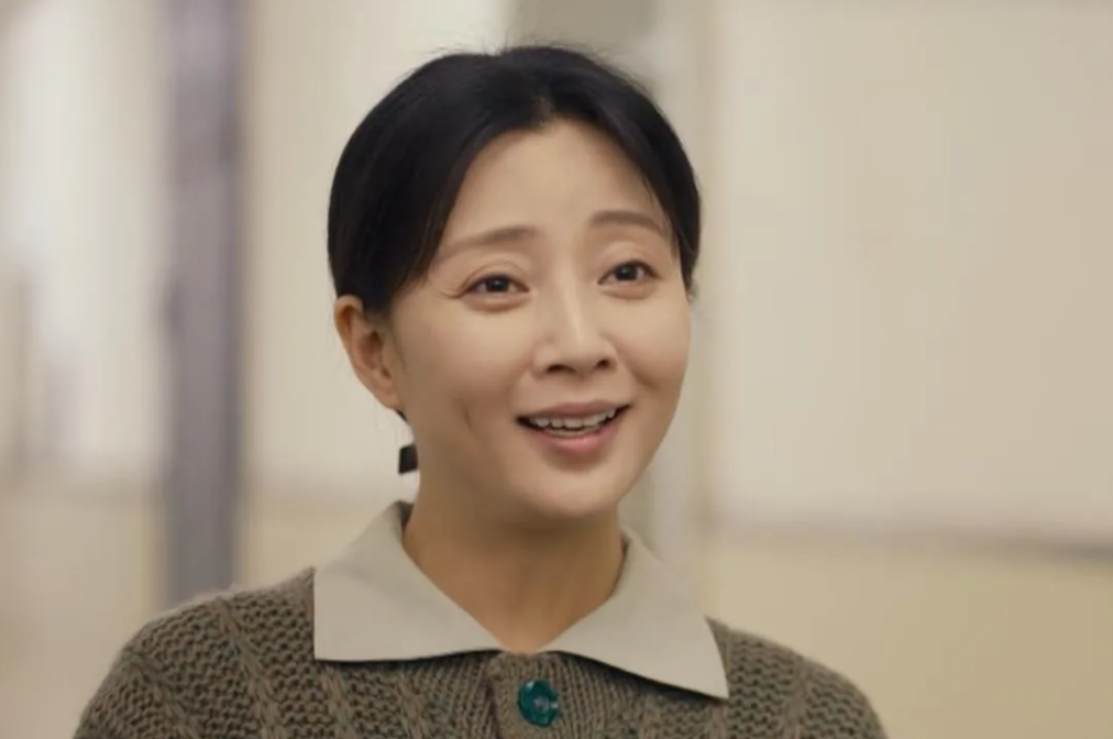 国产剧终于放弃美颜？殷桃素颜有瑕疵、仍美艳，马思纯胖却获好评