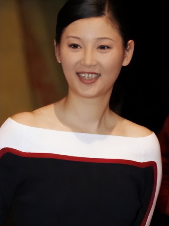 23年后再看冯小刚与徐帆的婚姻，才明白她的隐忍是最好的选择