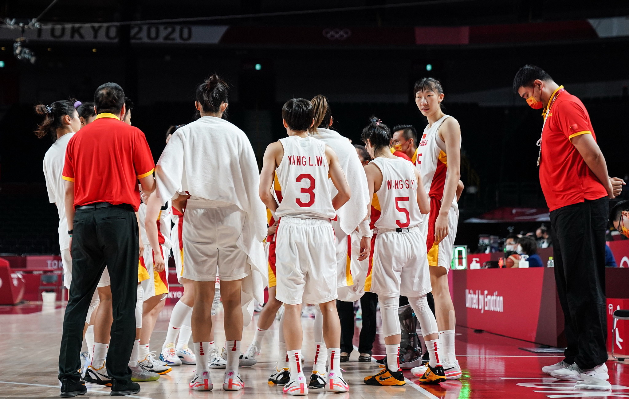 中国女篮今晚决赛直播(今日！CCTV5直播中国女篮VS韩国，姚明督战！12名球员号