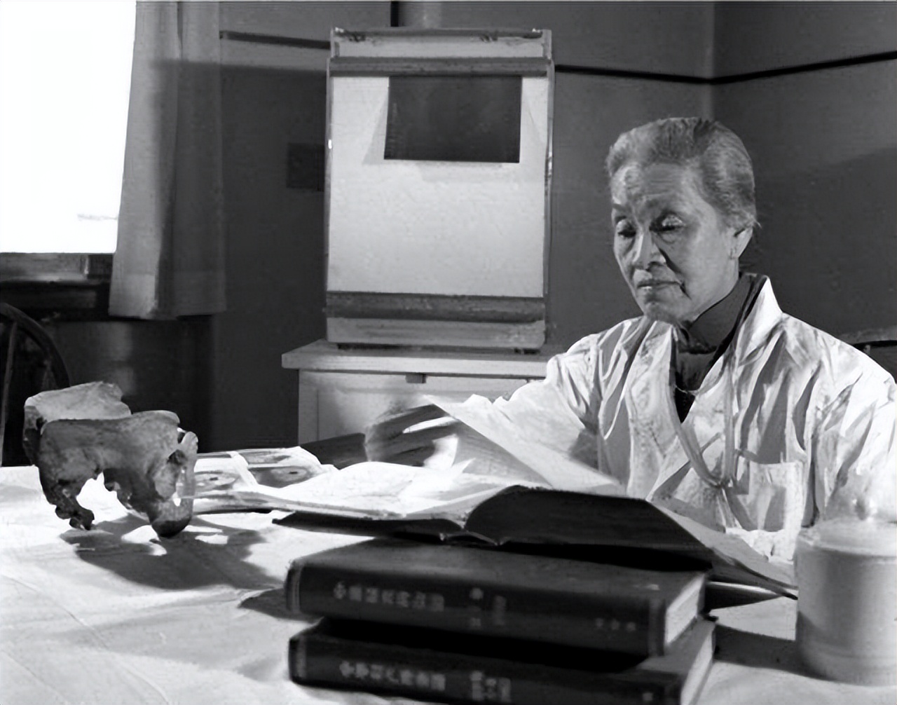 她被誉为万婴之母，接生袁隆平等五万名婴儿，自己却没结婚没孩子