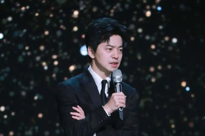 用粤语唱国语歌，李健胜出的背后，是实力过硬还是操作得当？