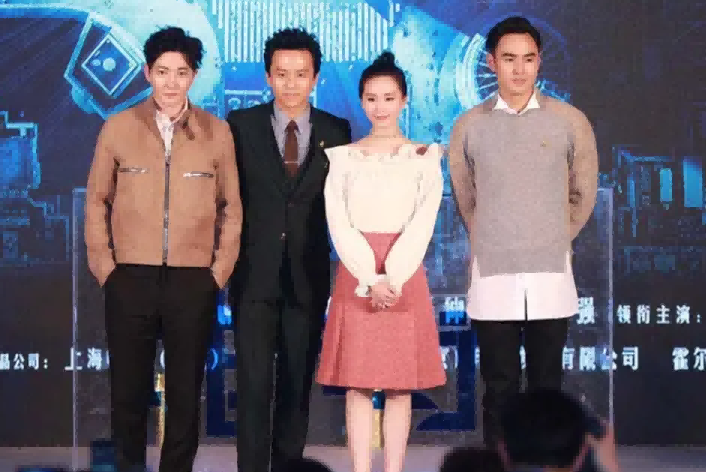 明明有1米8的大高个，但看起来很“矮”的12位男星，个个让人意外