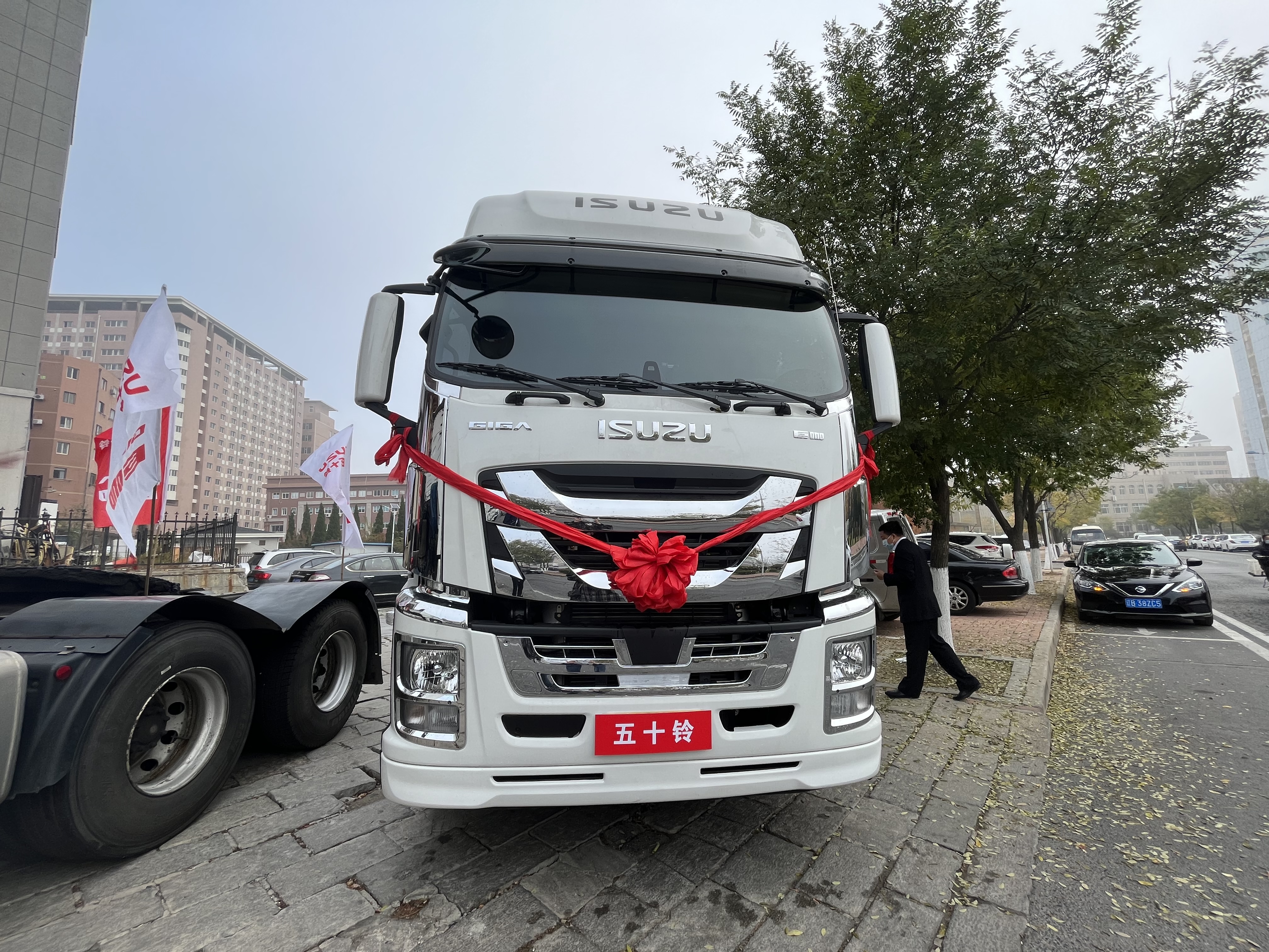 盘点2021重卡（下）：汕德卡C9H、东风GX,哪一款是你的爱？