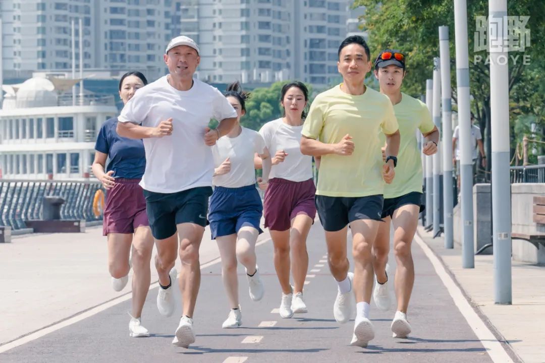 奥运冠军穿什么跑步鞋(装备｜奥运冠军跑鞋诞生记 顶尖体育与科技智能的一场碰撞)