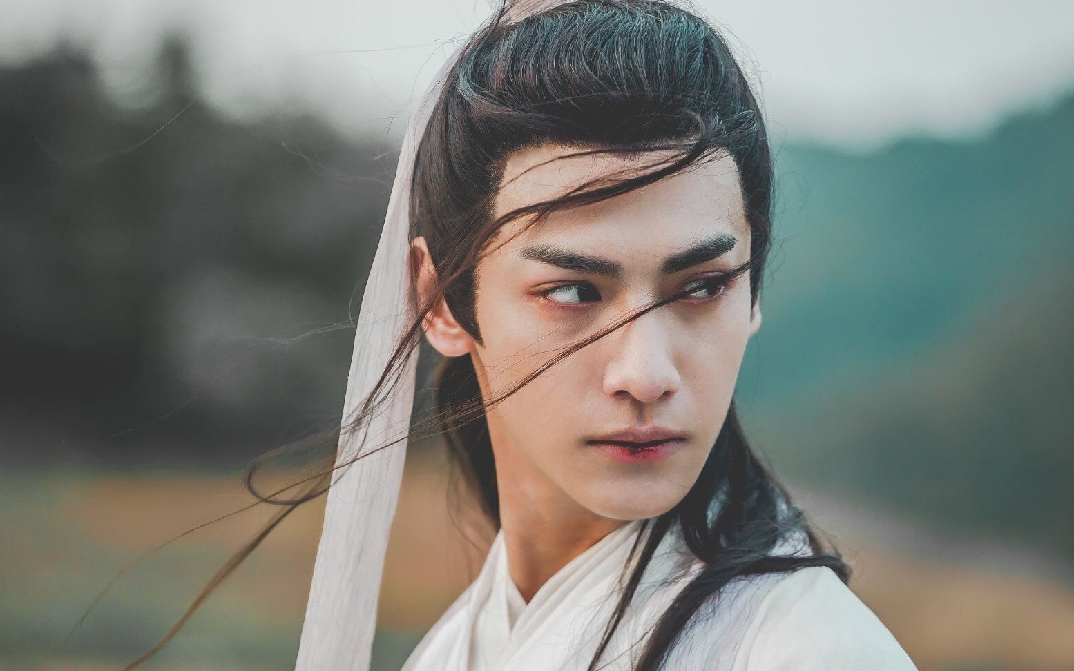 杨幂的眼角，阿娇的脸，明星脸上受伤、毁容，各个让人揪心