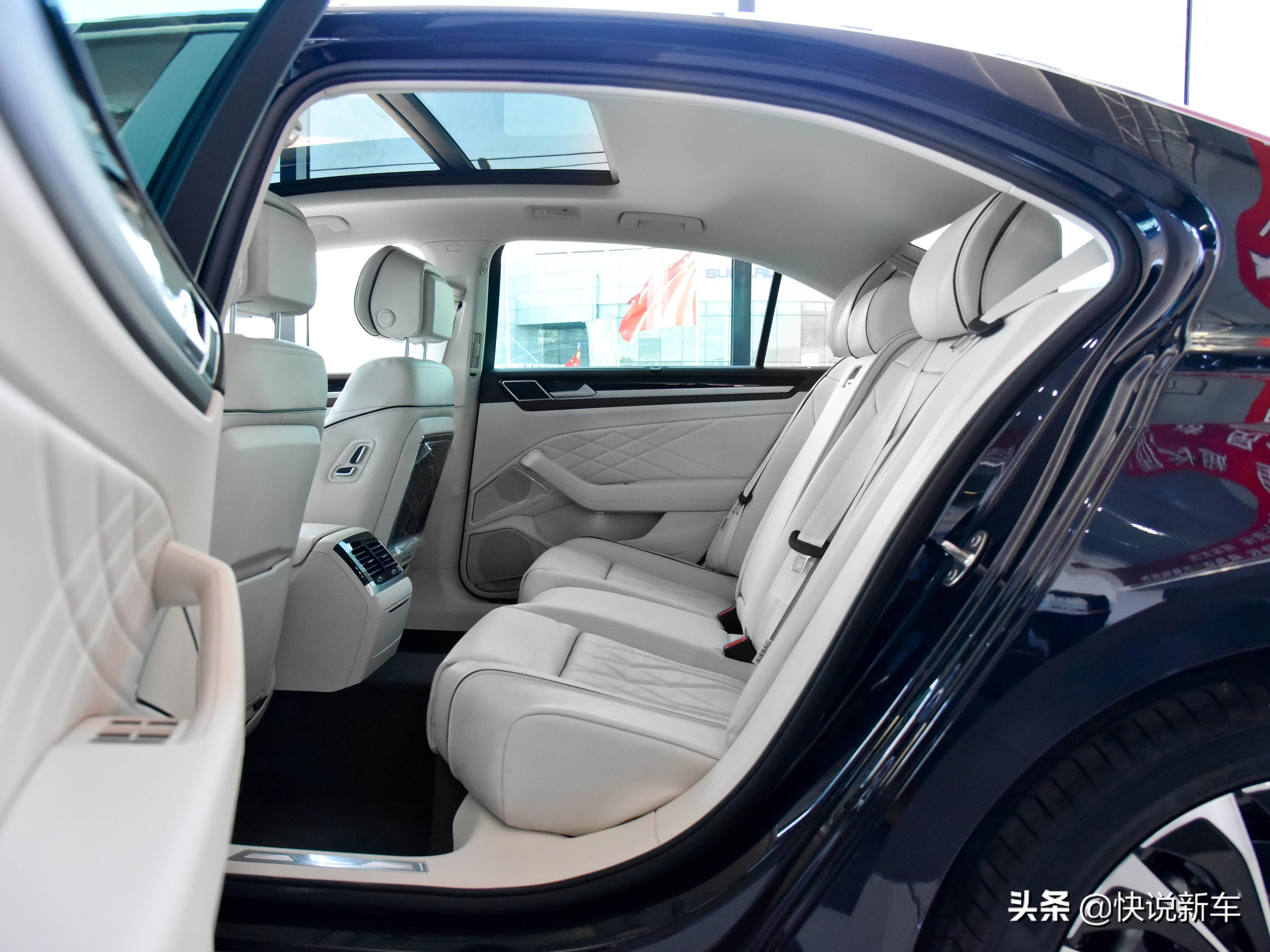 德国合资的中大型车,轴距超长,内饰舒适,实拍辉昂