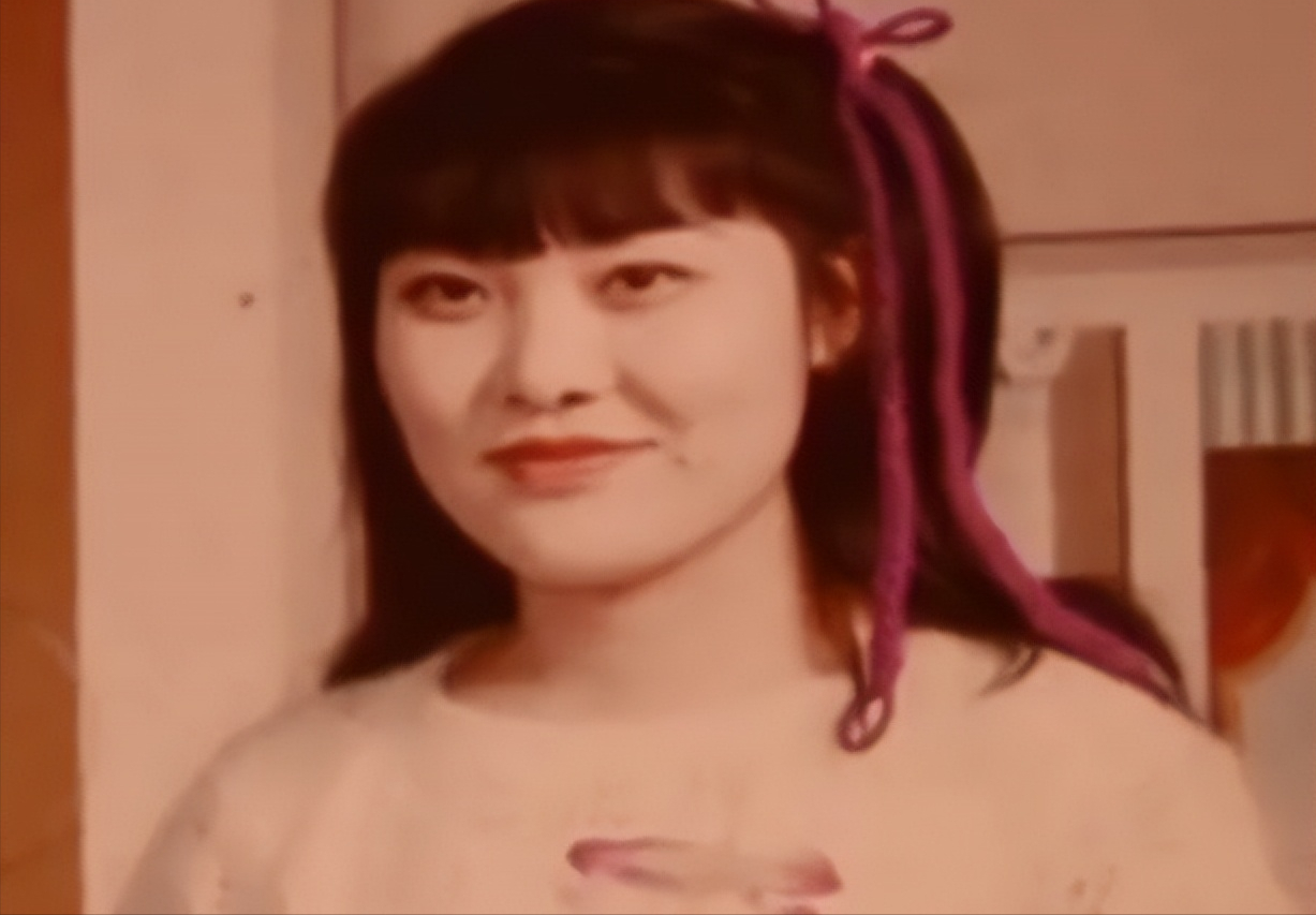 父母双亡，辽宁姑娘照顾瘫痪哥哥27年，至今55岁还未出嫁