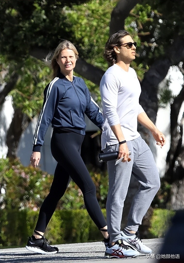 阿诺德·施瓦辛格去兜风和更多的明星快照