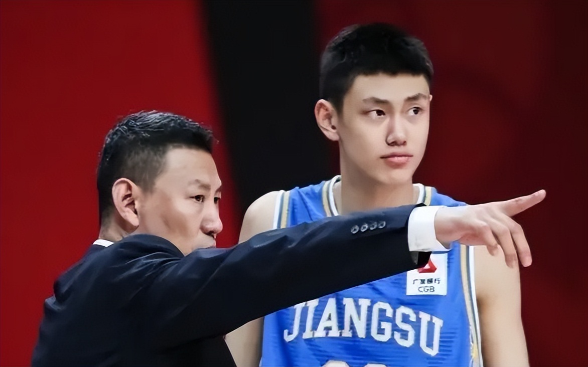 中国男篮22号球员是谁(中国男篮公布2队16人名单，最大22最小18，最高2米17，均分最高17)