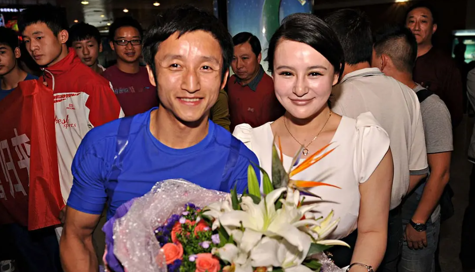 冉莹颖：为爱从央视辞职，一年被甩23次，为救邹市明生三胎存血？