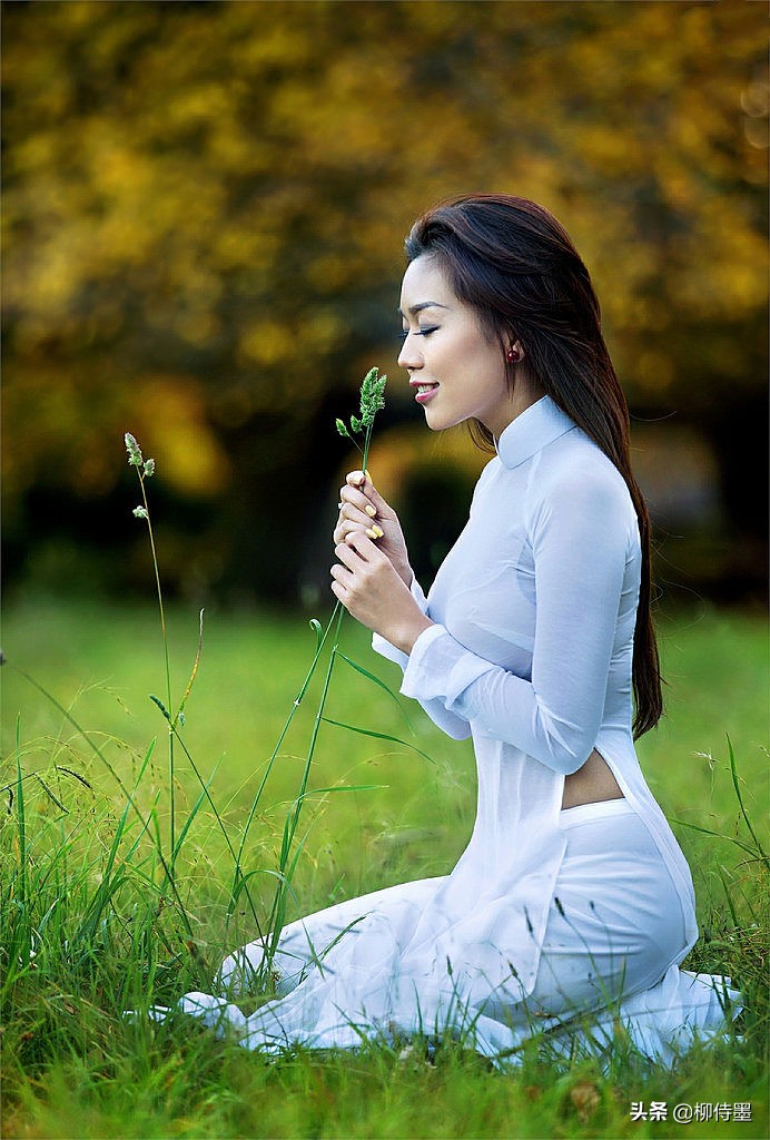 拍照不會(huì)擺姿勢？3句口訣拍好賞花人像照，手機(jī)攝影有技巧