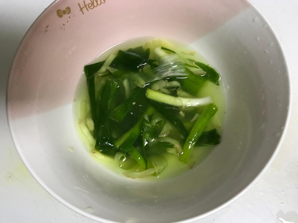 图片[4]-【清蒸金鲳鱼】做法步骤图 肉多刺少 孩子吃补钙补铁头脑好-起舞食谱网