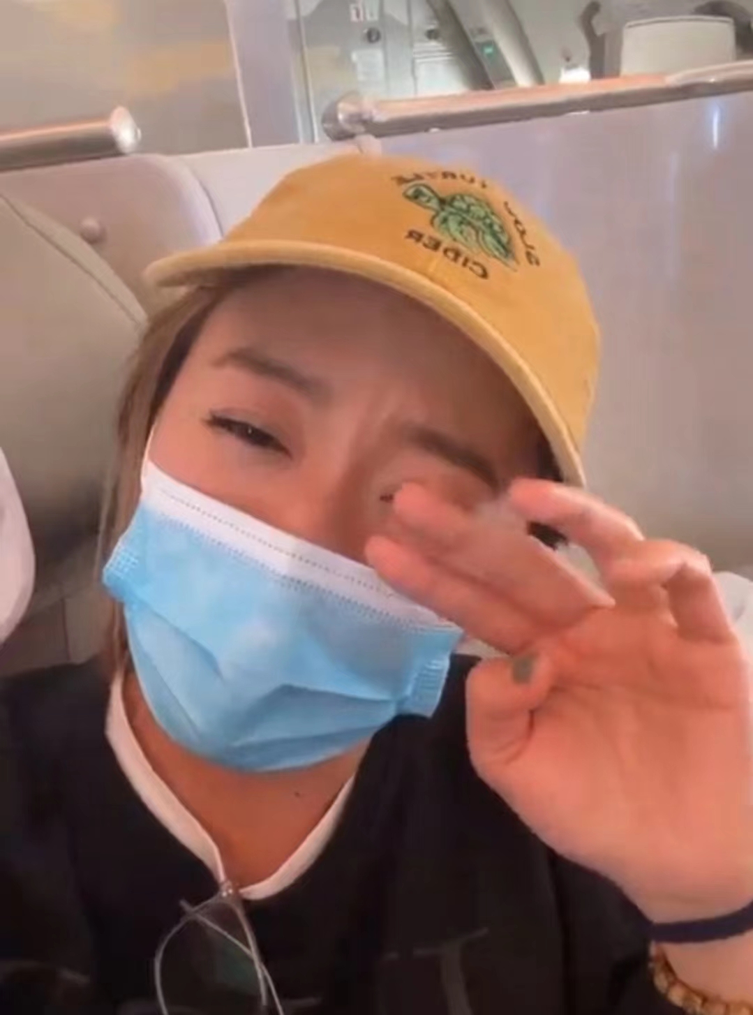 不开心！TVB女星一家到南非拍摄节目被盗摄影器材，曝损失近10万