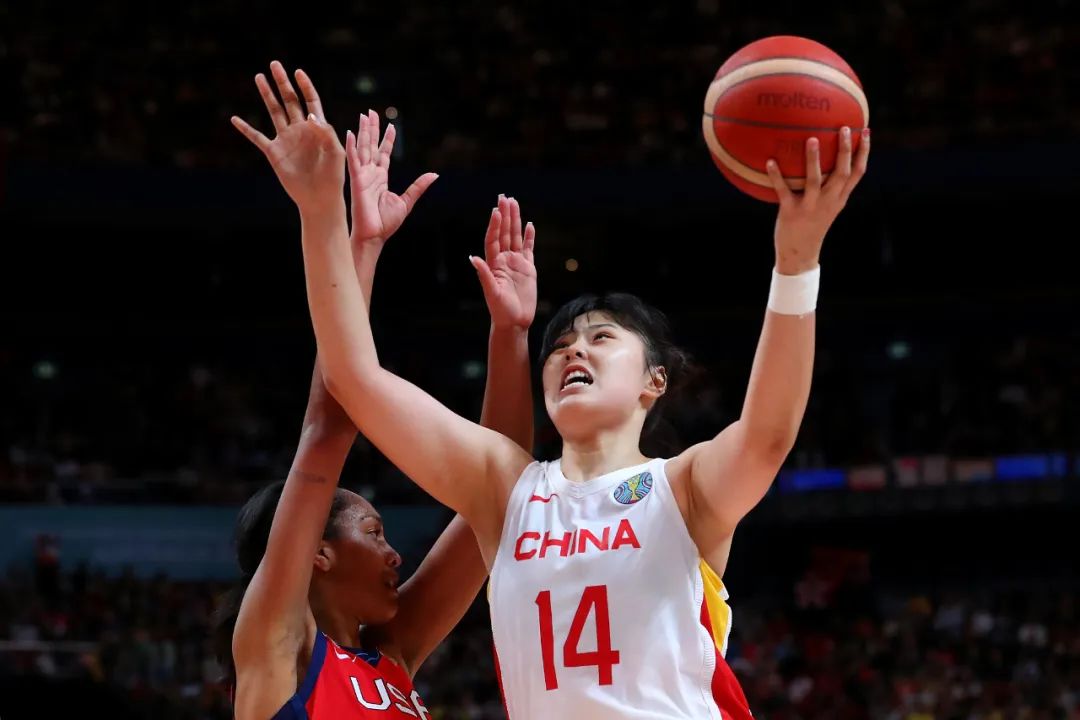 总能够获得较好的成绩(中国女篮创28年来最好成绩，“吸金力”离女排还有多远？)