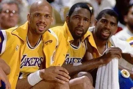 nba史上最強三巨頭（盤點nba最強三巨頭組合前五名！強如喬丹都當(dāng)不了第一）