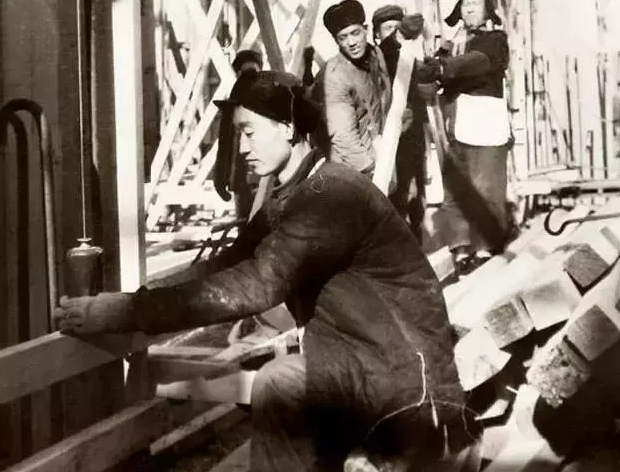 为何要建人民大会堂？为何叫人民大会堂？谁为人民大会堂起的名？