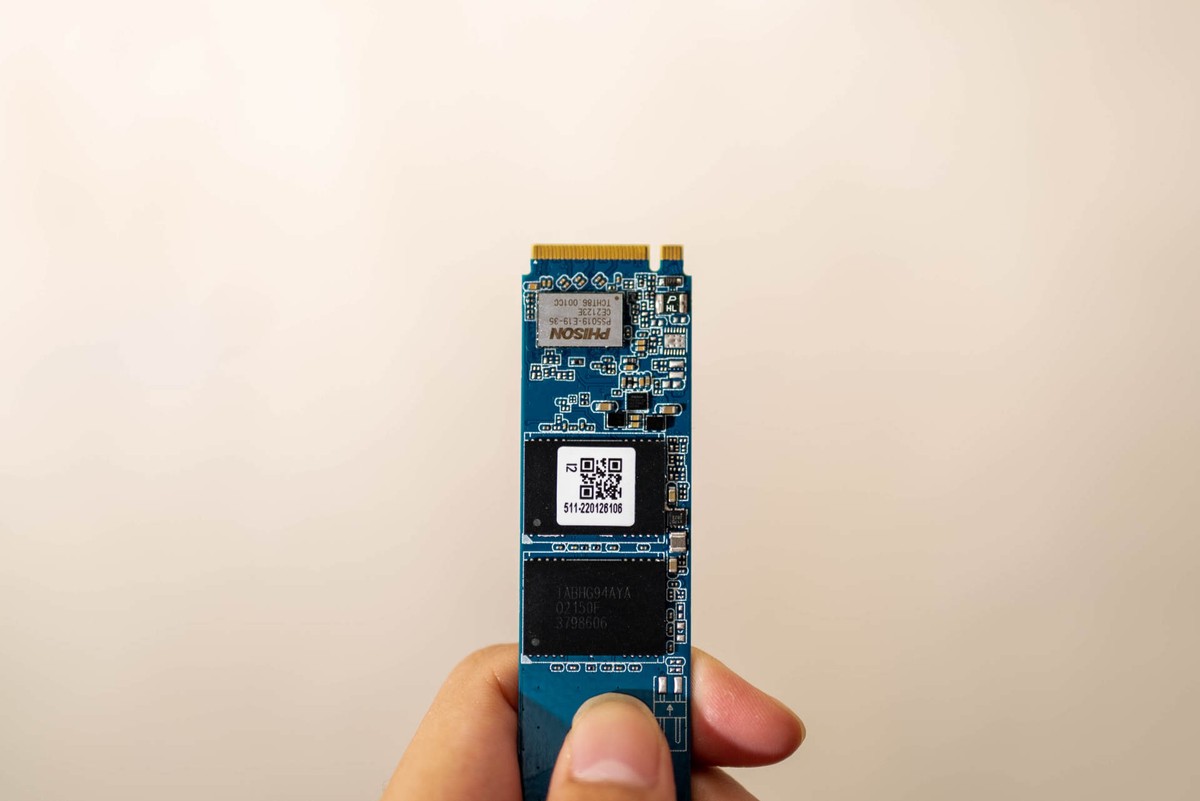 入门级的PCIe 4.0固态，表现也不赖，影驰星耀X4 1T固态上手体验