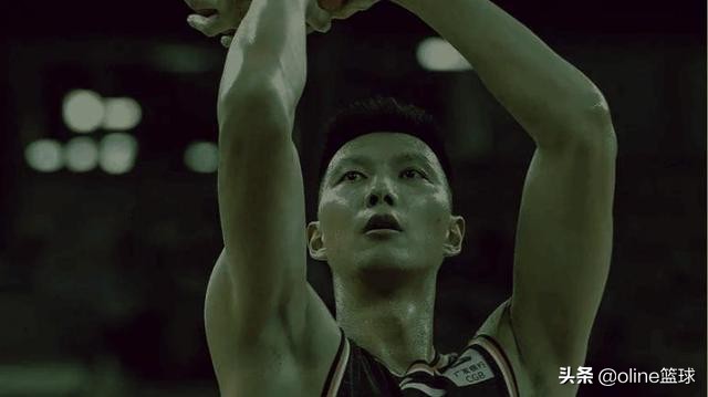 篮球的进攻犯规规则有哪些(NBA巨星改写的篮球规则，你们都知道几个？)