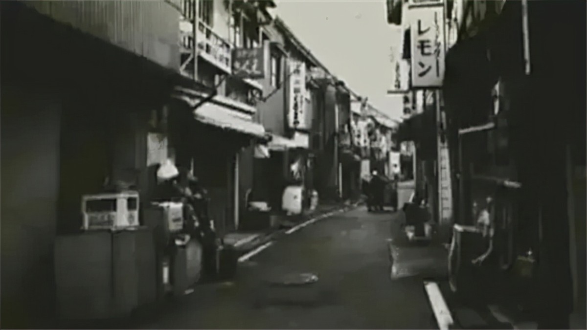 日本烟花女子74岁高龄仍站街，60年不间断拉客，却备受日本人尊重