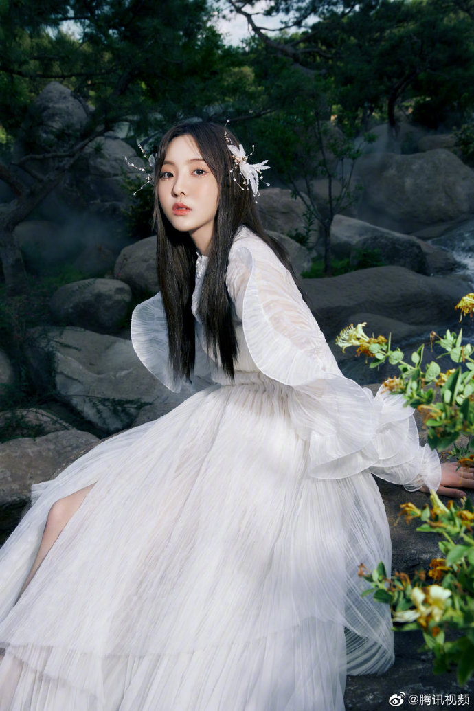 7.17美图：秦岚 任豪 肖战 檀健次 罗云熙 龚俊 张予曦 唐嫣 李易峰 王俊凯