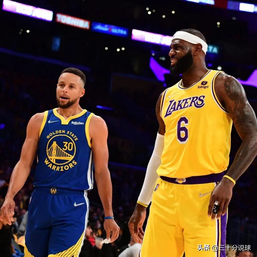 NBa巨星突然出现粉丝惊喜(NBA揭幕战：战犯恩比德，哈登梦回火箭，格林球场追星)