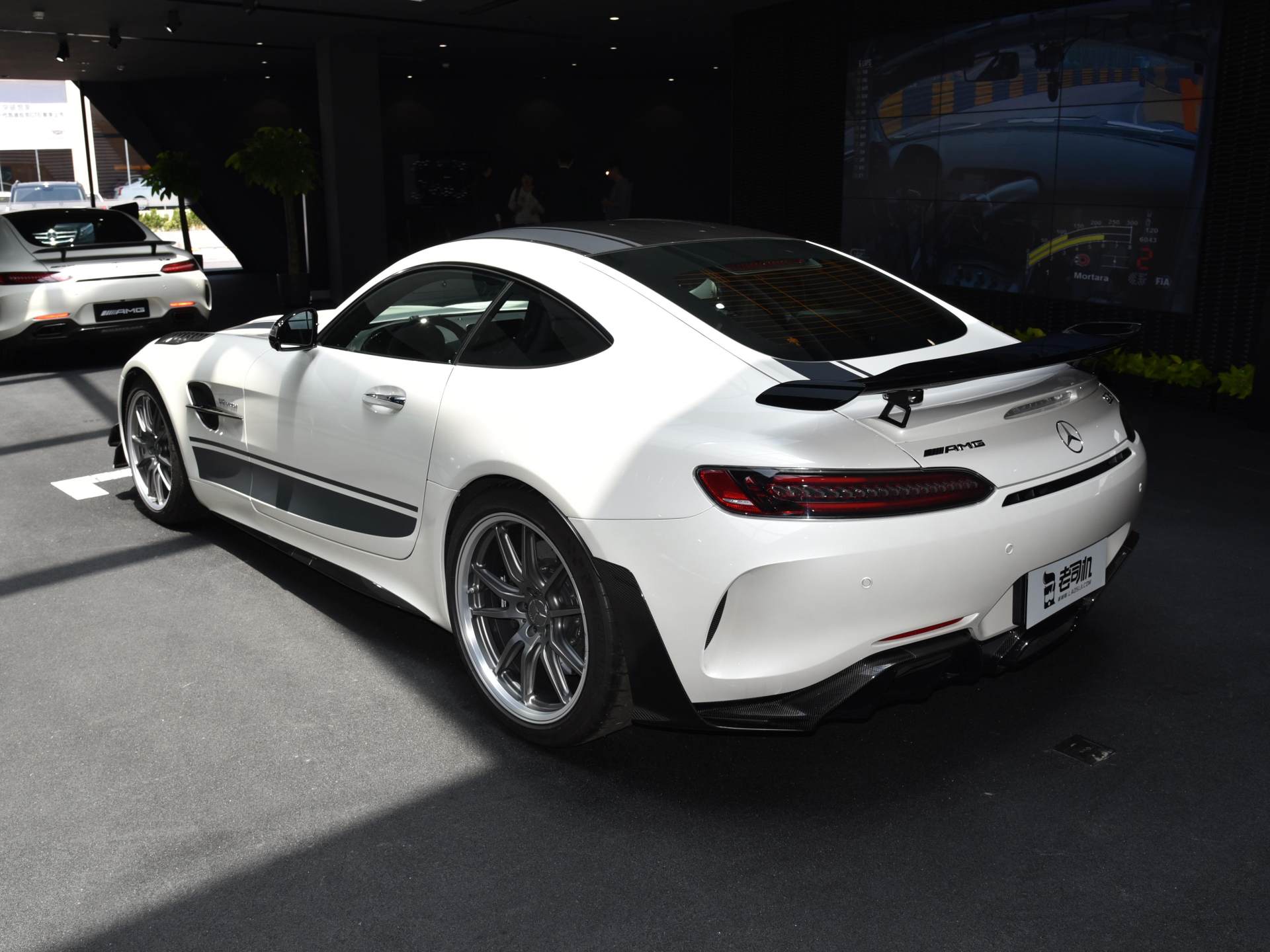 对标保时捷911,奔驰进口大v8,真正的高性能跑车,实拍amg gt
