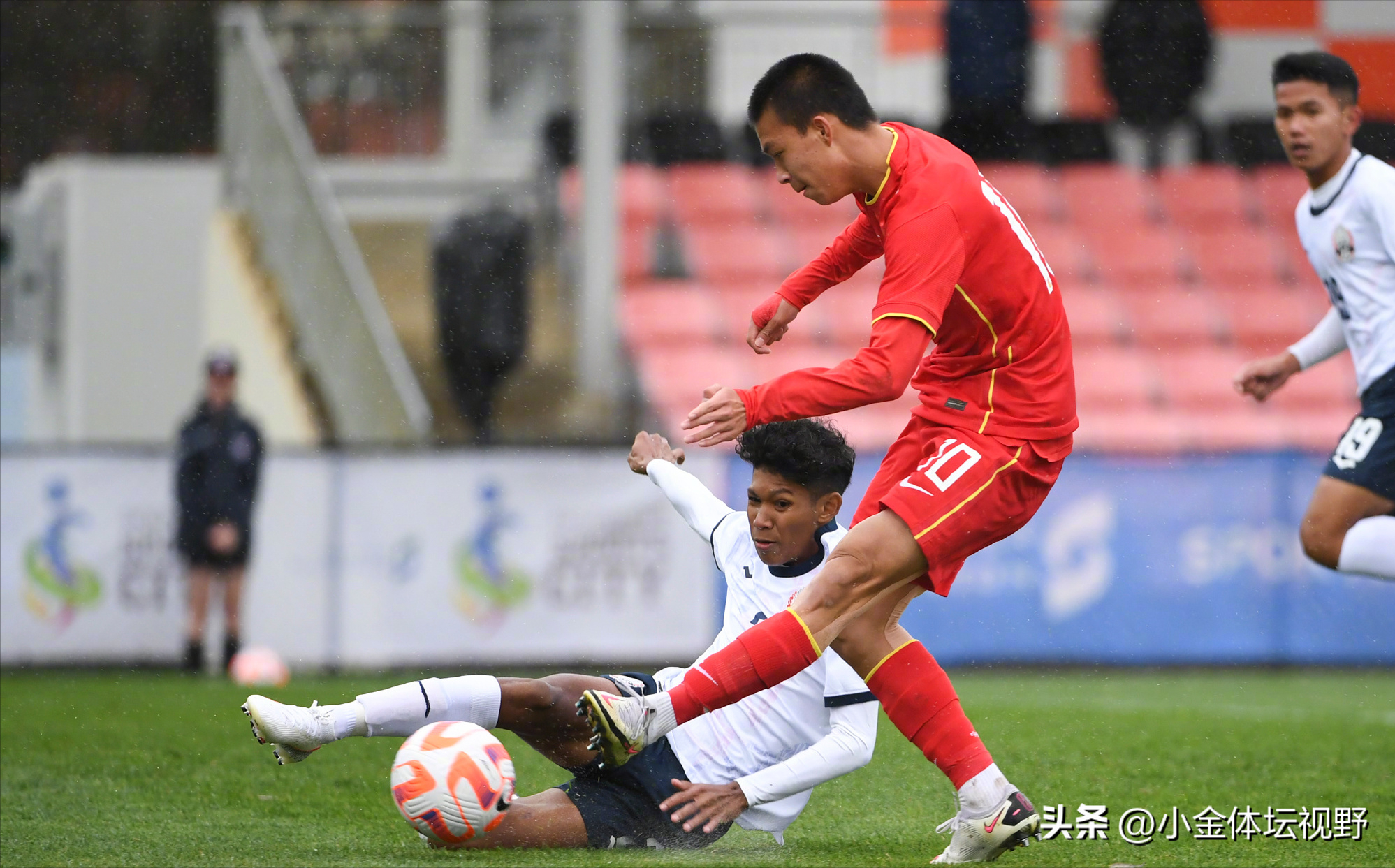 中国足球05国少队(9-0！中国队一战打出希望，15岁少年戴帽，青训出成果，国足有望)