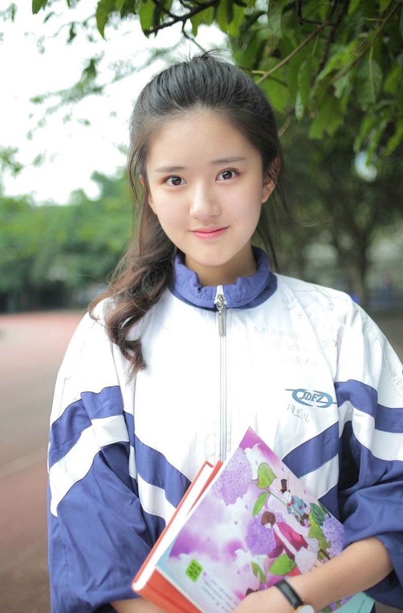 经常扎马尾留什么刘海(经常扎马尾留什么刘海少女)