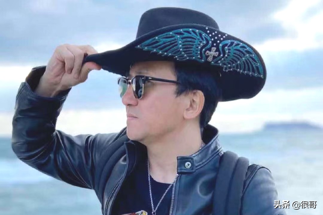 金铁峰：刘奕君同学，因演日本人成名，如今在幸福到万家中扮莫总