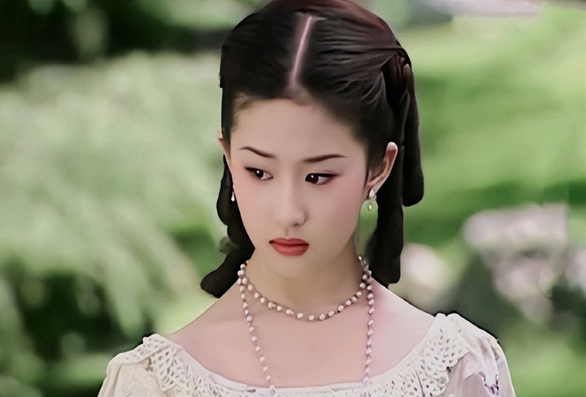 刘亦菲《功夫之王》("木头美人"刘亦菲的无奈,除了抗打的颜值还有啥?