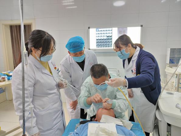 渭南市中心医院完成首例全身麻醉下小儿支气管镜异物取出术