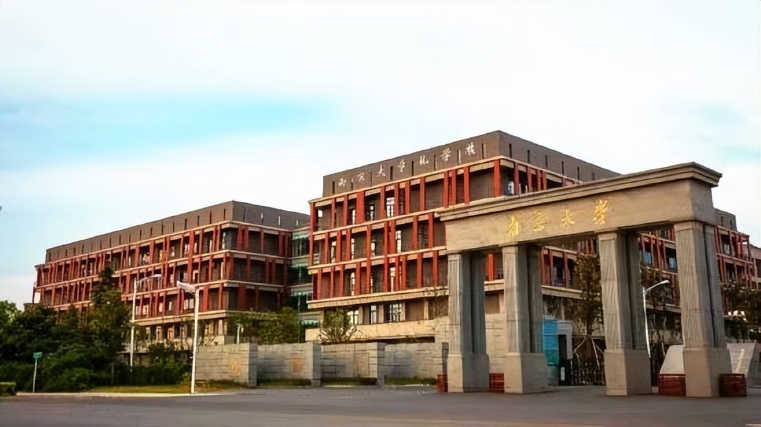 大学参加什么部门好（群星闪耀）