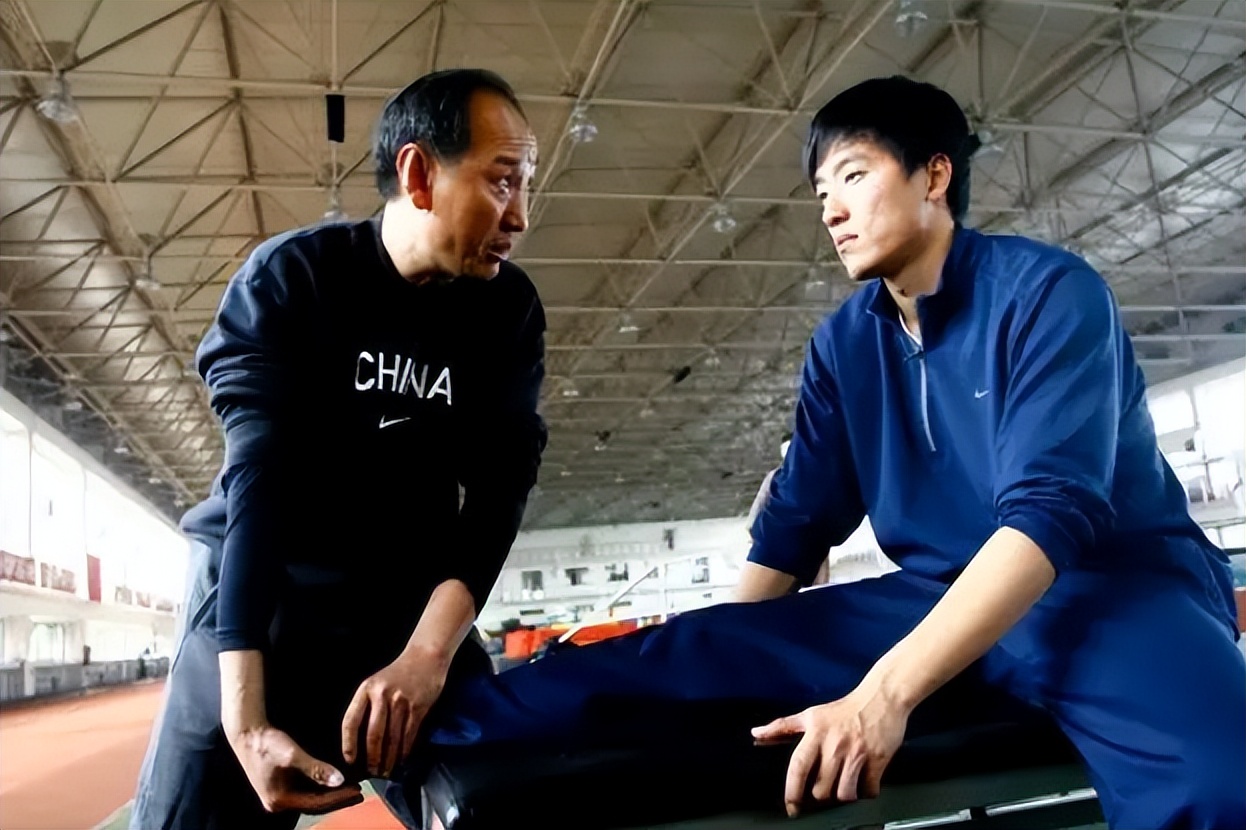 刘翔孙海平私人关系如何(重回田径！刘翔恩师67岁孙海平再迎新职务，希望再培养出一位刘翔)