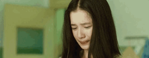 4.6分成“票房冠军”，剧情全靠旁白，只剩狗血金句，他凭什么？